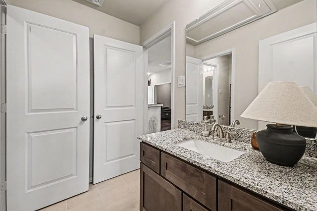 641 Kickapoo Court, Webster, TX 77598