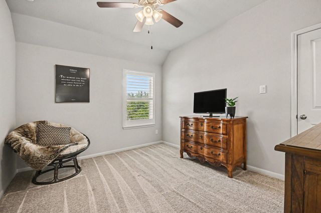 641 Kickapoo Court, Webster, TX 77598