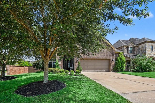 641 Kickapoo Court, Webster, TX 77598