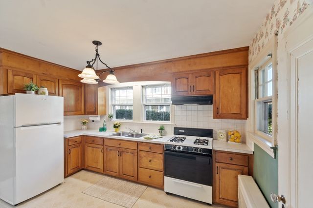 124 Luce Street, Lowell, MA 01852