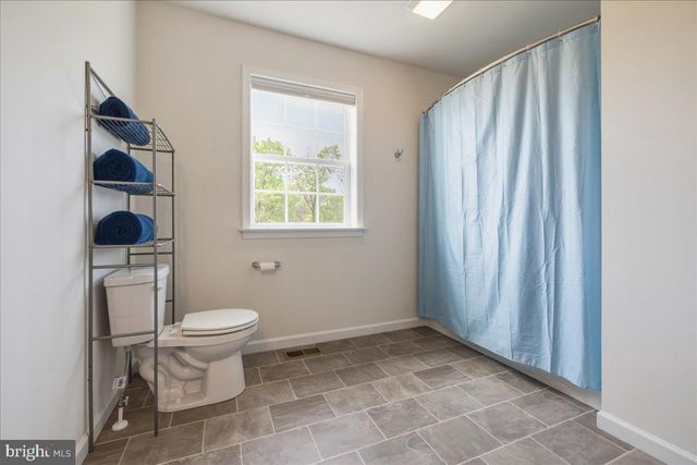 1083 SMYTH LN, Pennsburg, PA 18073
