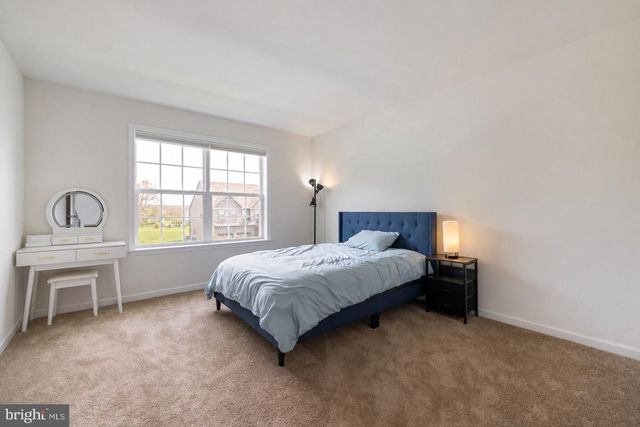 1083 SMYTH LN, Pennsburg, PA 18073