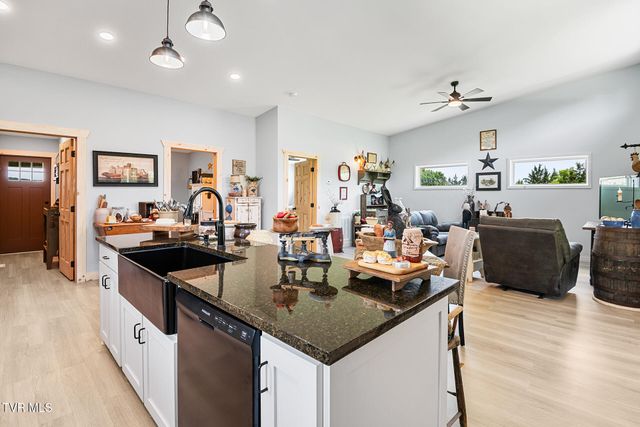130 Elmer Hayes Road, Mosheim, TN 37818