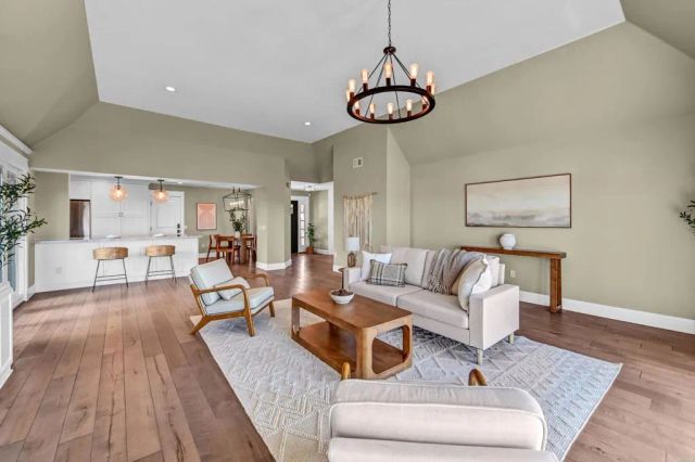 1760 Gascony Road, Encinitas, CA 92024