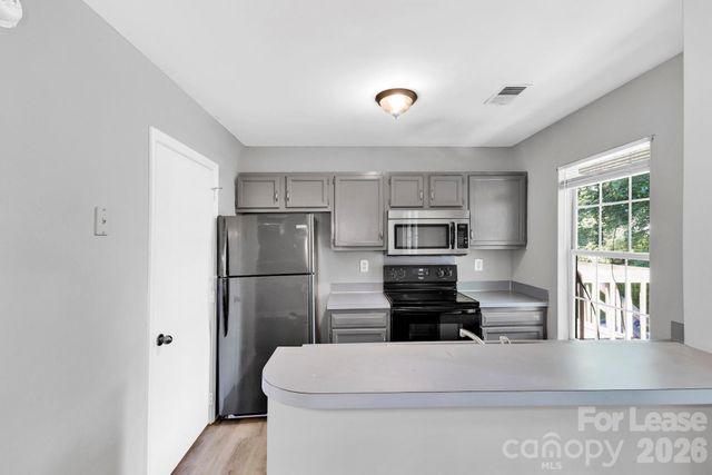 6315 Windsor Gate Lane, Charlotte, NC 28215