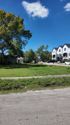 6802 England Street, Houston, TX 77021