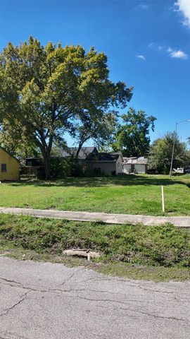 6802 England Street, Houston, TX 77021
