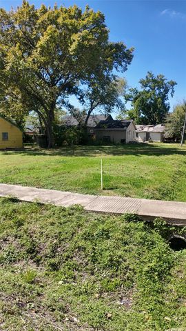 6802 England Street, Houston, TX 77021