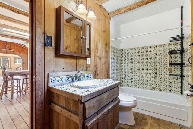 106 Anaya Road, Tijeras, NM 87059