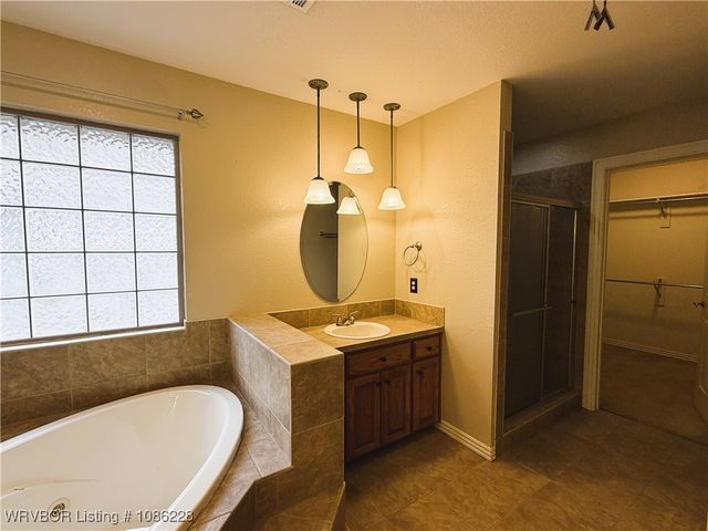 2117 Parkway Circle, Van Buren, AR 72956