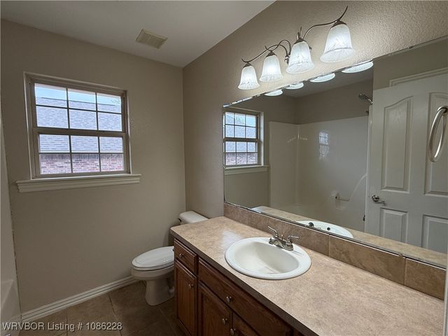 2117 Parkway Circle, Van Buren, AR 72956