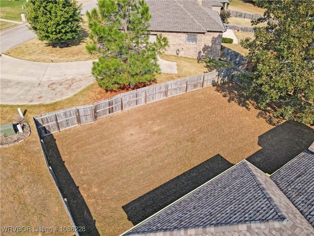 2117 Parkway Circle, Van Buren, AR 72956