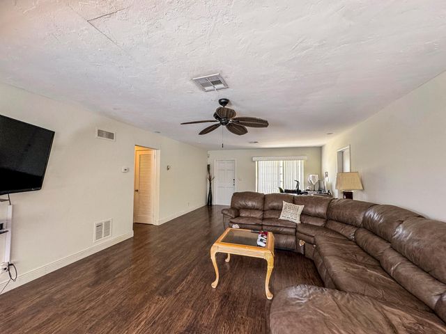 1326 Lake Erie Drive, Lake Worth, FL 33461