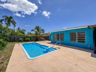 1326 Lake Erie Drive, Lake Worth, FL 33461