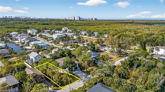 750 Park AVE, Naples, FL 34110