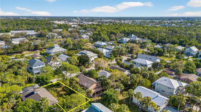 750 Park AVE, Naples, FL 34110