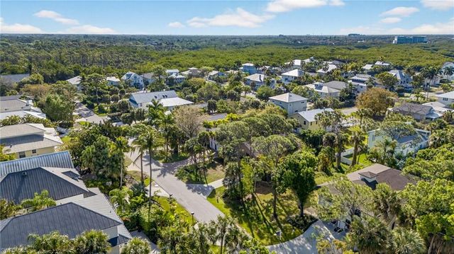 750 Park AVE, Naples, FL 34110