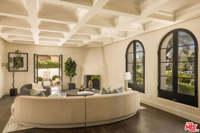 134 N Mccadden Place, Los Angeles, CA 90004