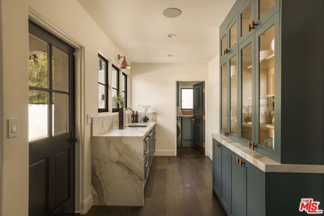 134 N Mccadden Place, Los Angeles, CA 90004