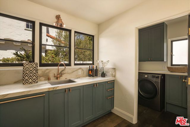 134 N Mccadden Place, Los Angeles, CA 90004