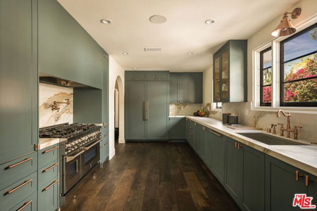 134 N Mccadden Place, Los Angeles, CA 90004