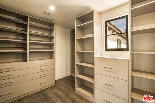 134 N Mccadden Place, Los Angeles, CA 90004