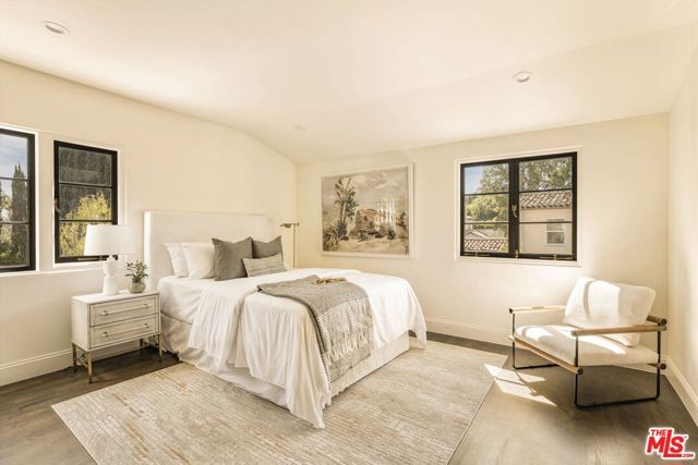 134 N Mccadden Place, Los Angeles, CA 90004