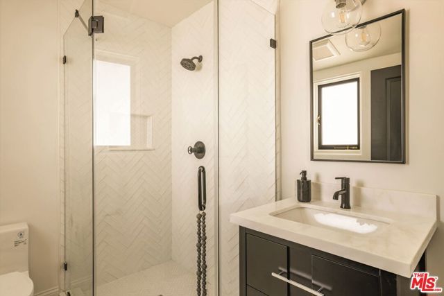 134 N Mccadden Place, Los Angeles, CA 90004