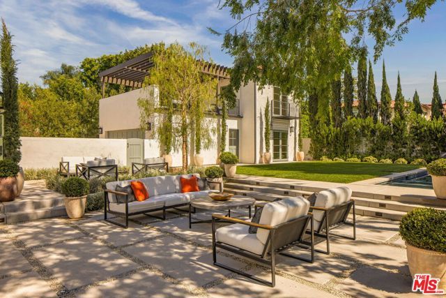 134 N Mccadden Place, Los Angeles, CA 90004