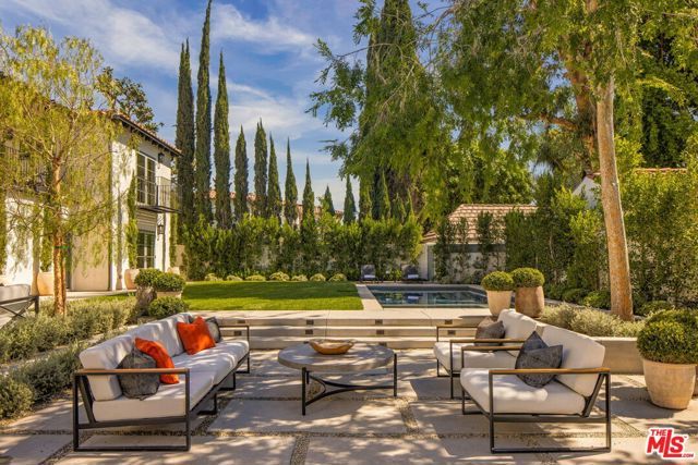 134 N Mccadden Place, Los Angeles, CA 90004