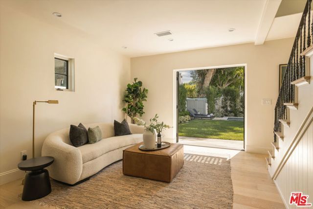 134 N Mccadden Place, Los Angeles, CA 90004