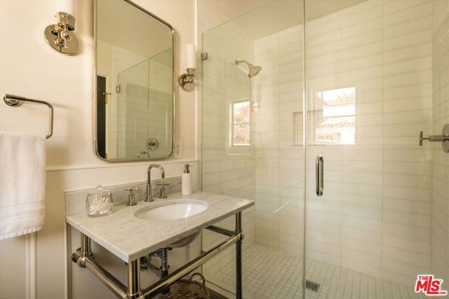 134 N Mccadden Place, Los Angeles, CA 90004