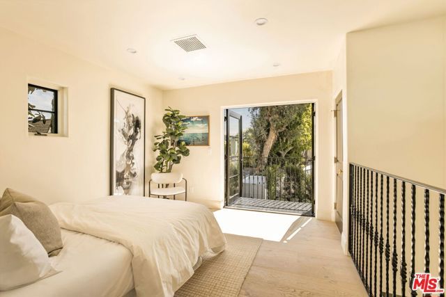 134 N Mccadden Place, Los Angeles, CA 90004