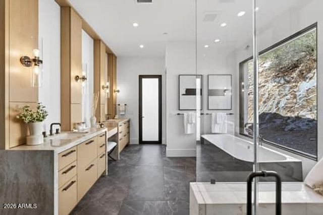 7903 N 54TH Place, Paradise Valley, AZ 85253