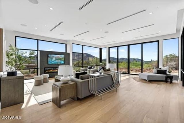 7903 N 54TH Place, Paradise Valley, AZ 85253