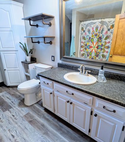 708 Highland Ave, Salina, KS 67401