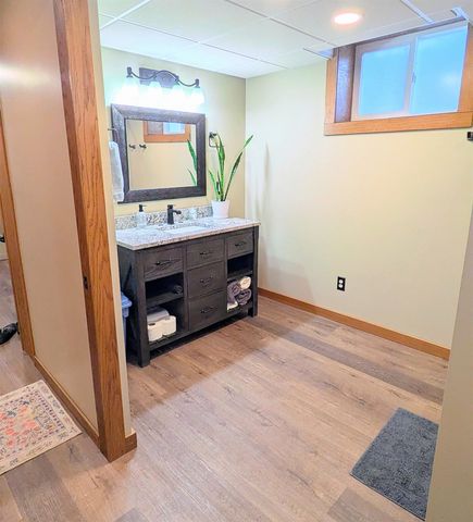 708 Highland Ave, Salina, KS 67401