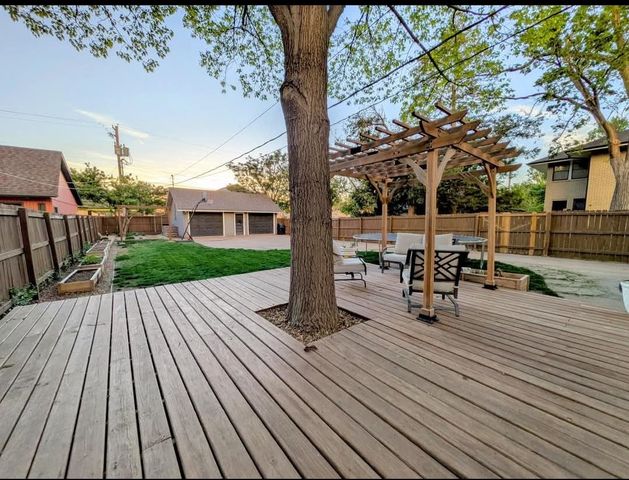 708 Highland Ave, Salina, KS 67401