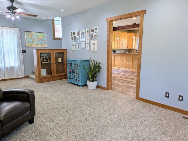 708 Highland Ave, Salina, KS 67401