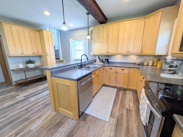 708 Highland Ave, Salina, KS 67401