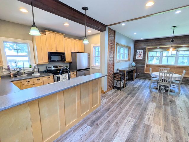 708 Highland Ave, Salina, KS 67401