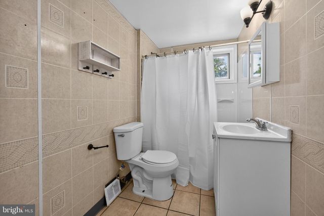 801 TAYLOR DR, Folcroft, PA 19032
