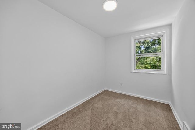 801 TAYLOR DR, Folcroft, PA 19032