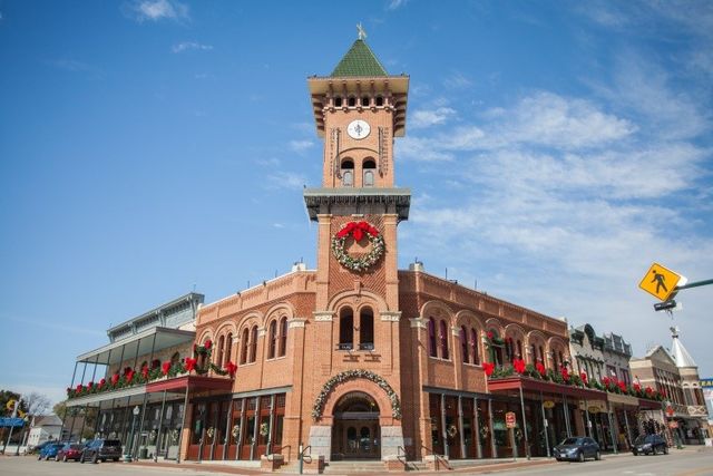 711 E Wall Street, Grapevine, TX 76051