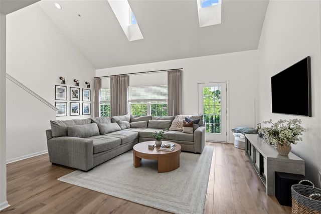 1097 Ann Arbor Road, Plymouth, MI 48170