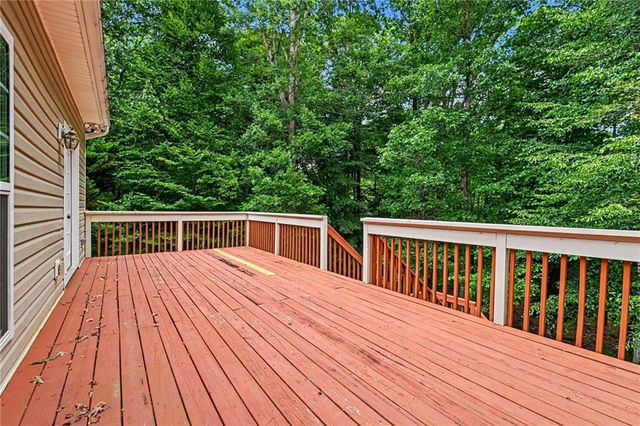 5700 Sullivan Point Drive, Powder Springs, GA 30127