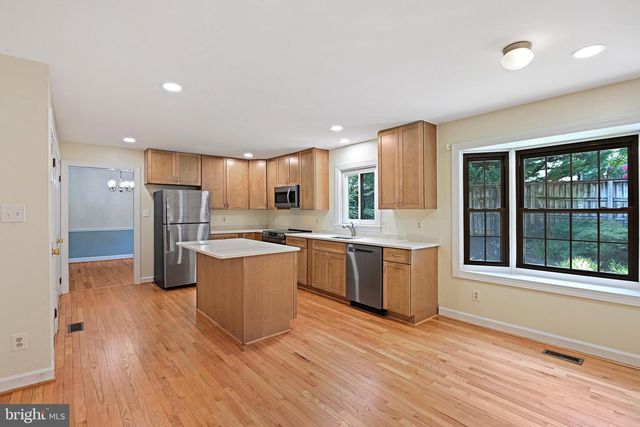 9404 GOLDFIELD LN, Burke, VA 22015