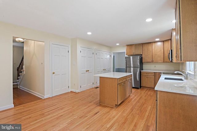 9404 GOLDFIELD LN, Burke, VA 22015