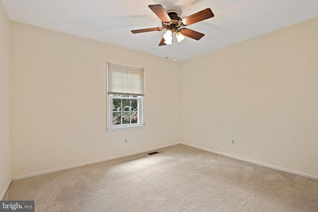 9404 GOLDFIELD LN, Burke, VA 22015