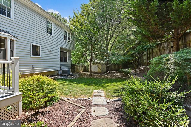 9404 GOLDFIELD LN, Burke, VA 22015